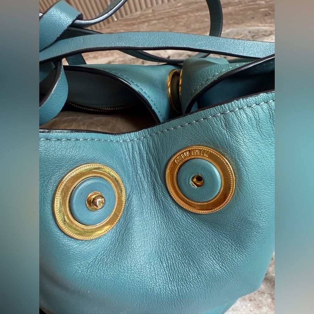 STUNNING MIU-MIU BOUTIQUE HANDBAG satchel tote bag in blue with gold hardware - Picture 11 of 15